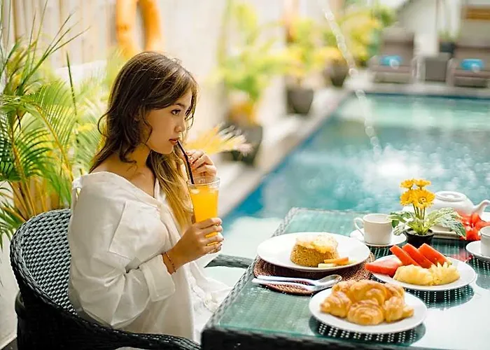 The Canda Living فندق 3*